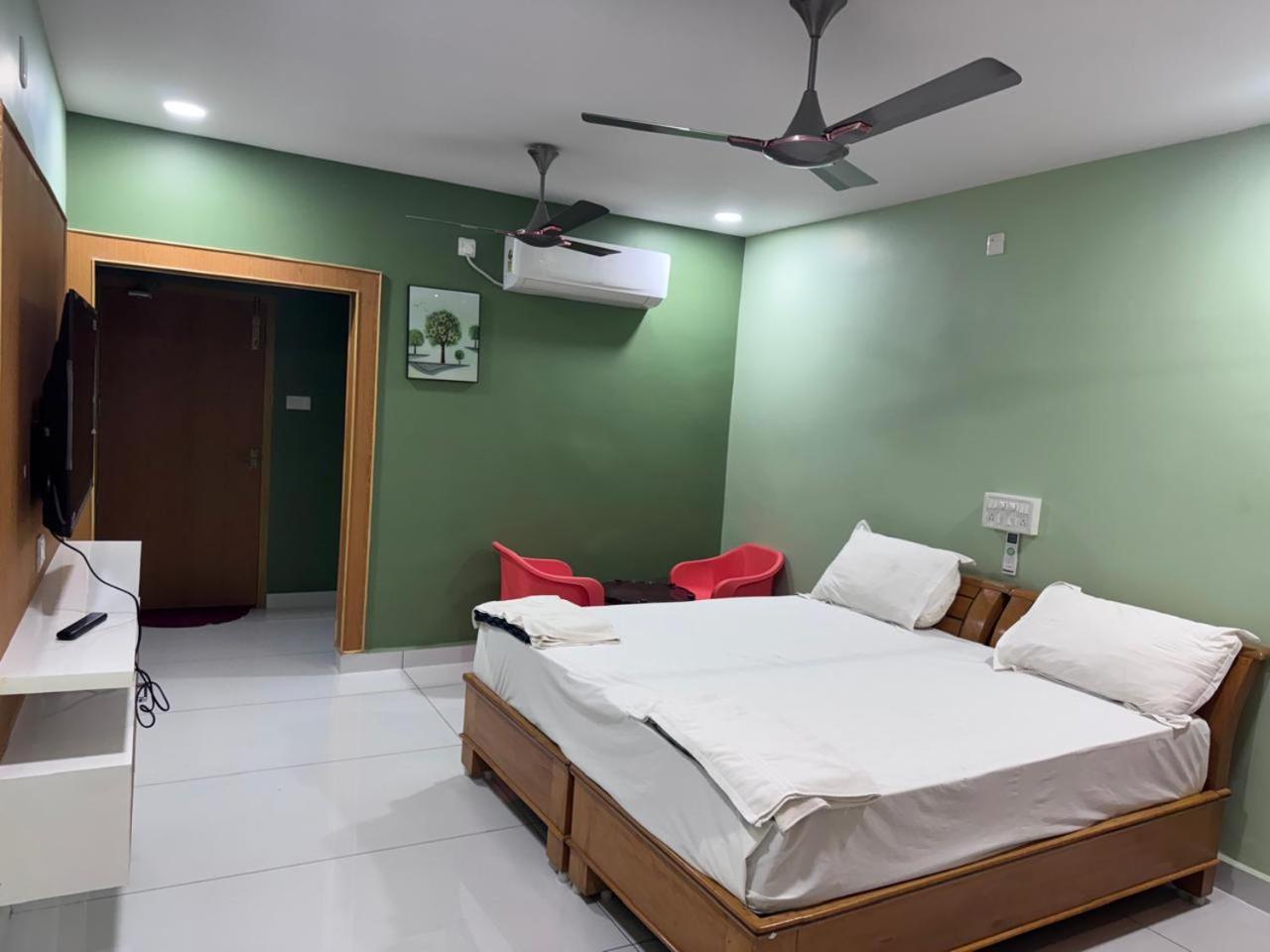 Yanam Resorts Exterior foto